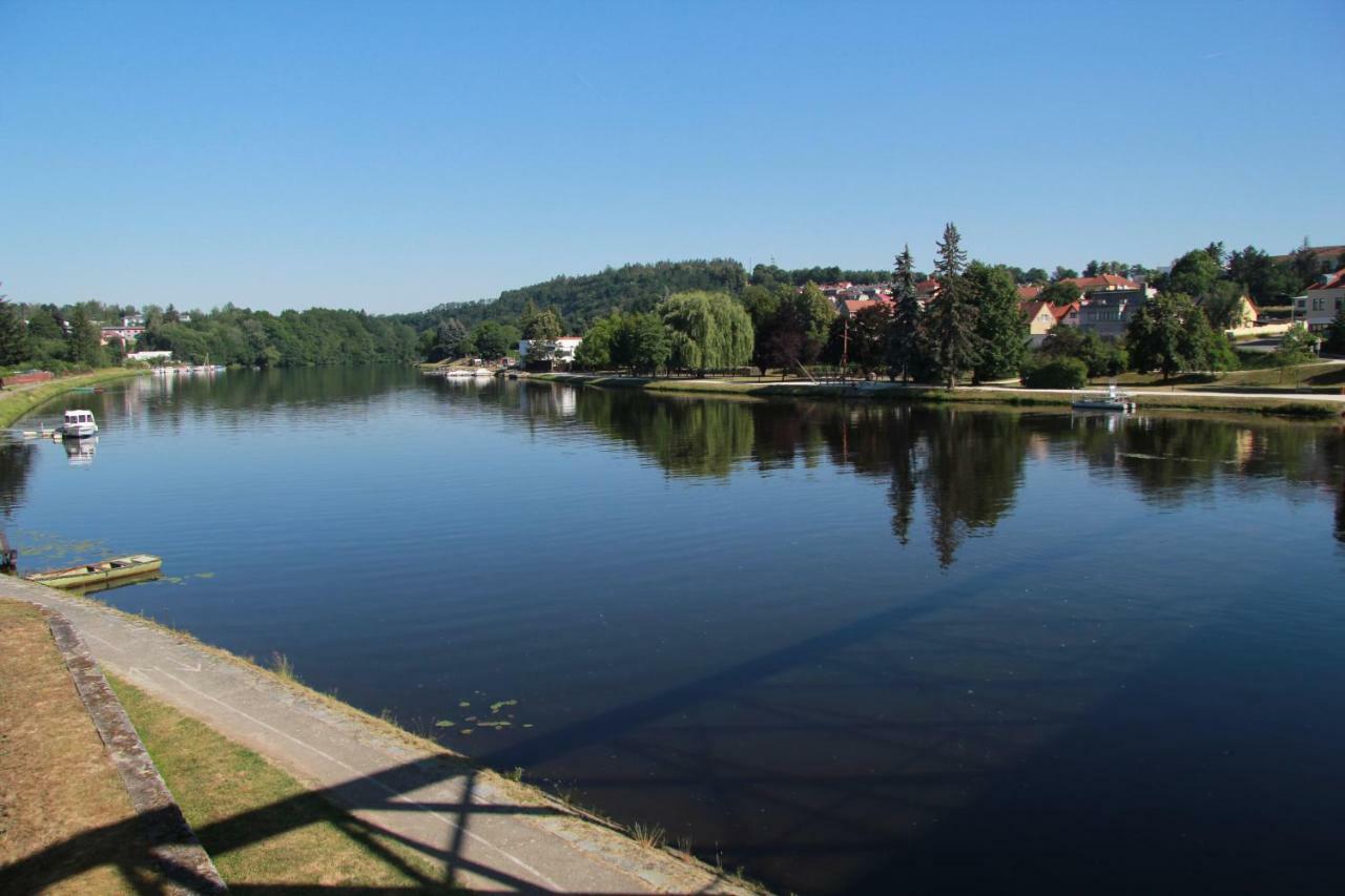 Apartman Brasov, Tyn Nad Vltavou Luaran gambar