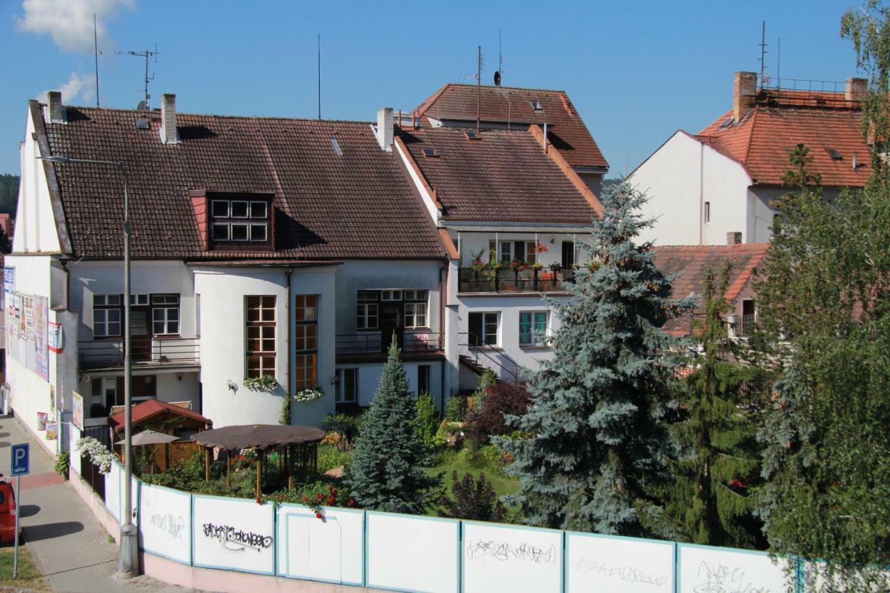 Apartman Brasov, Tyn Nad Vltavou Luaran gambar